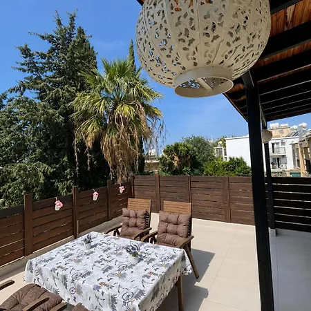 Kyblue Management - 2br Steps From Harbour Apartman *