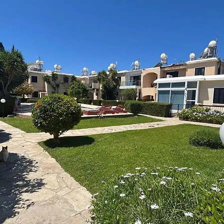 Apartman Kyblue Management - 2br Steps From Harbour Paphos